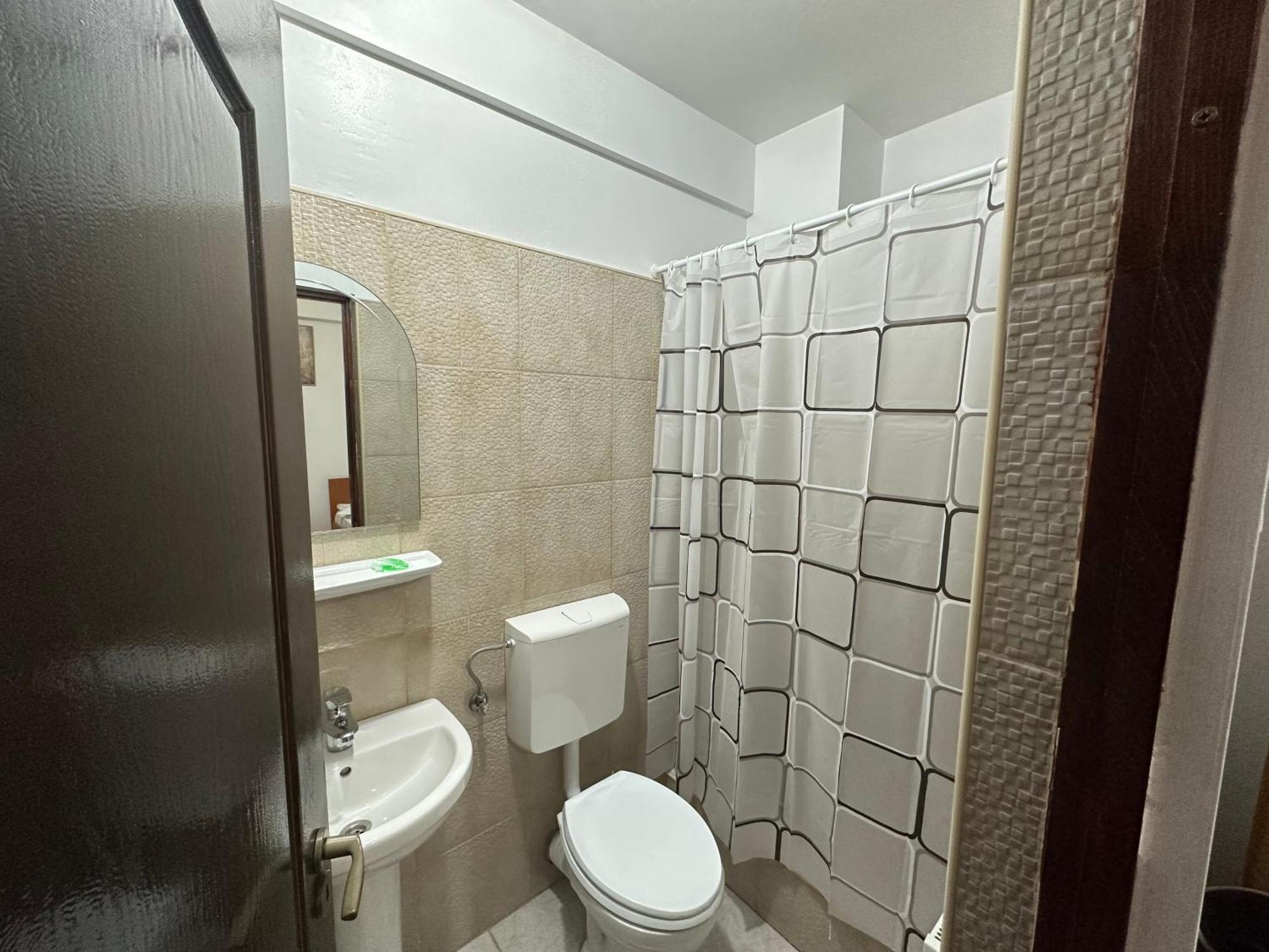 Casa Rustic Cazare Pitesti Exterior photo